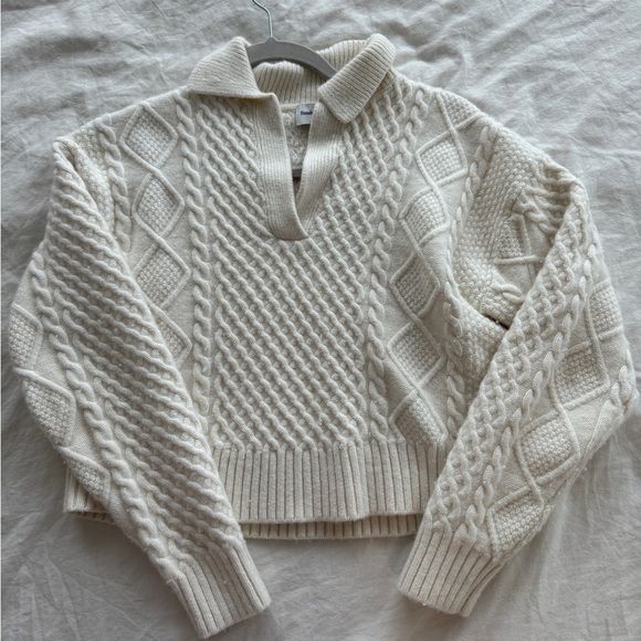 Aritzia Tops - Aritzia Lottie Sweater in Whisper White size small